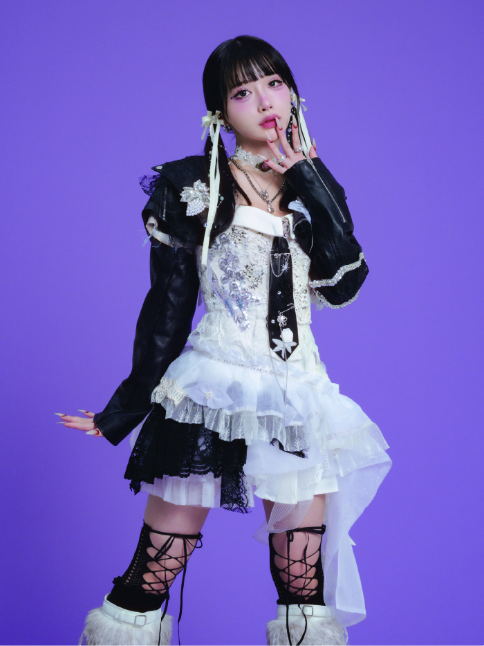 黒宮れいと金子理江による2人組ユニット“REIRIE”。海外シーンに攻め入る布石の1作となるメジャーデビュー1st EP『Amethyst』について紹介！