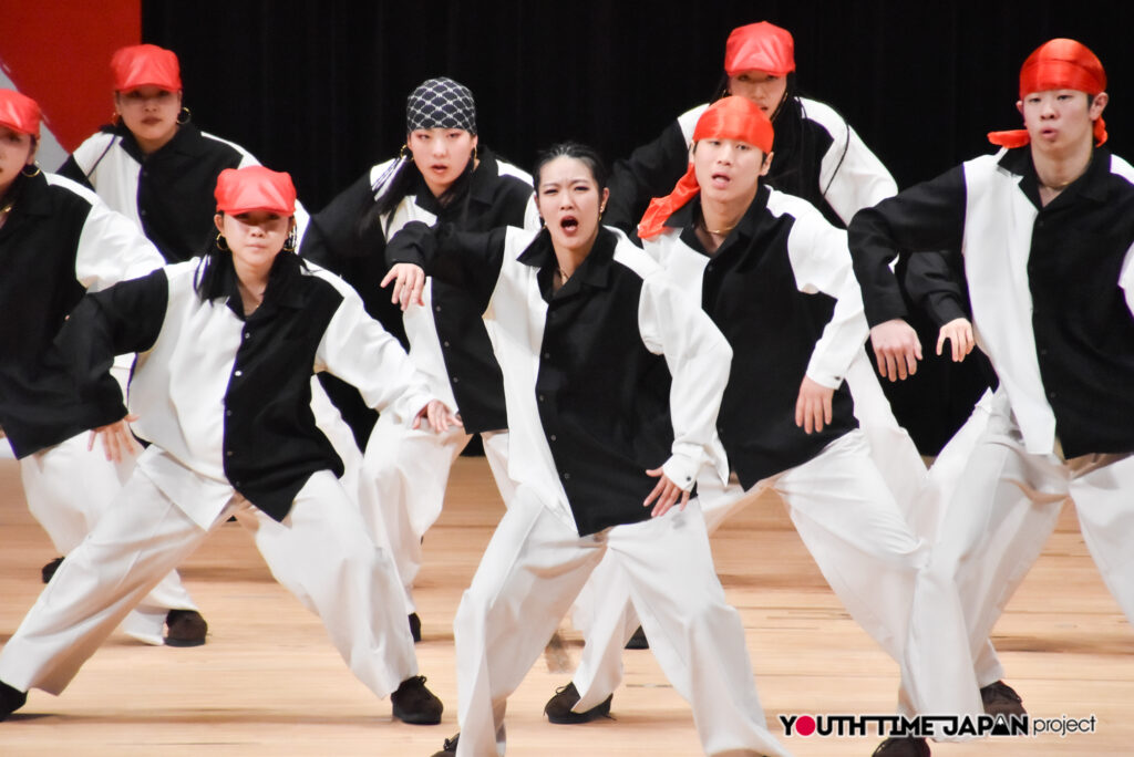 マイナビハイダン2026 EAST vol.3 LARGE部門で二松學舎大学附属高等学校「チーム二松」がパフォーマンスをしているところ