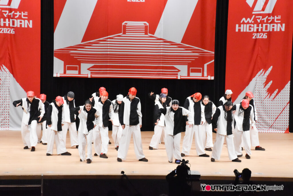 マイナビハイダン2026 EAST vol.3 LARGE部門で二松學舎大学附属高等学校「チーム二松」がパフォーマンスをしているところ