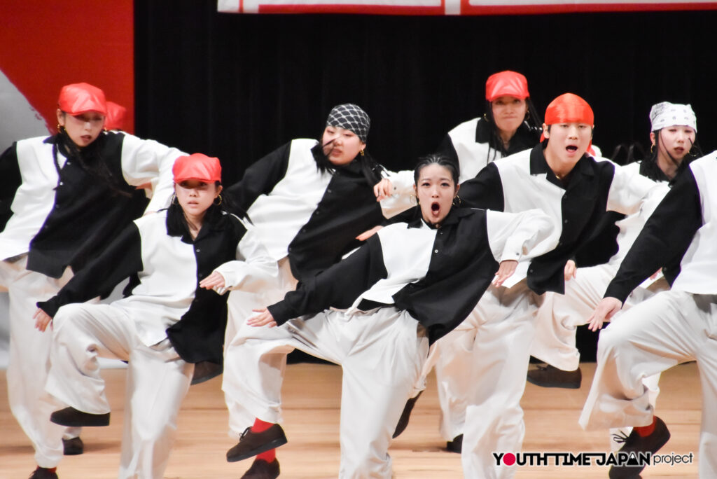 マイナビハイダン2026 EAST vol.3 LARGE部門で二松學舎大学附属高等学校「チーム二松」がパフォーマンスをしているところ