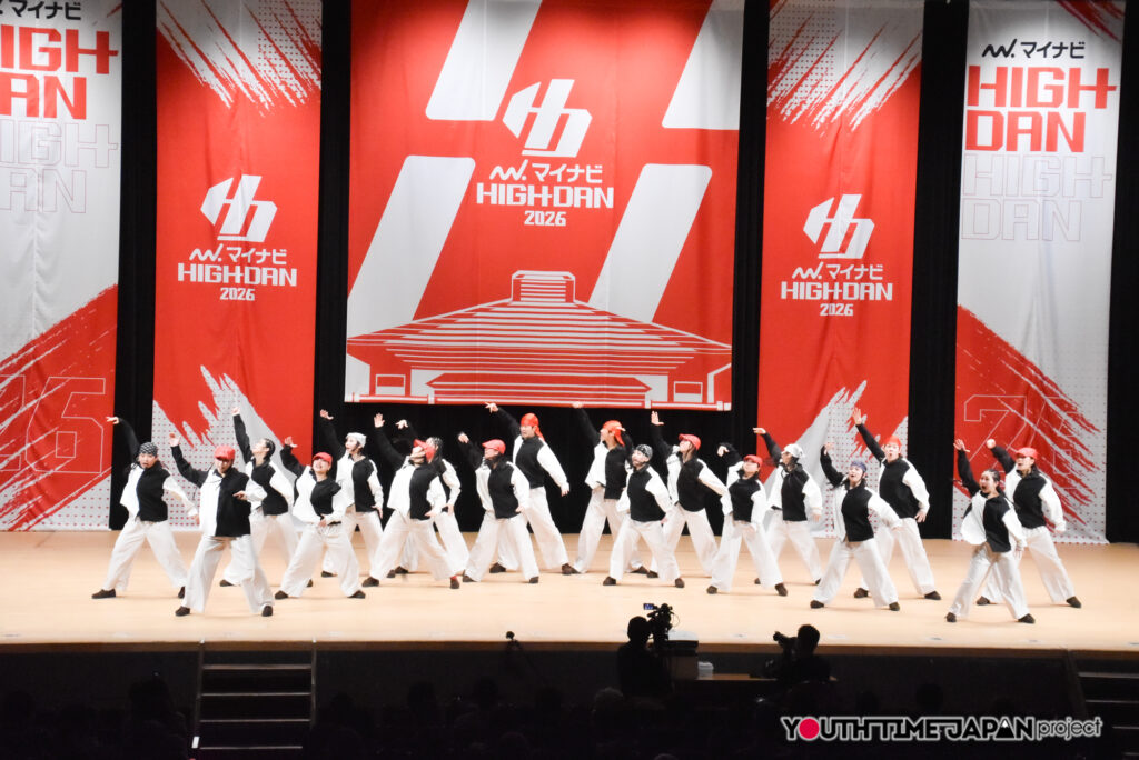 マイナビハイダン2026 EAST vol.3 LARGE部門で二松學舎大学附属高等学校「チーム二松」がパフォーマンスをしているところ