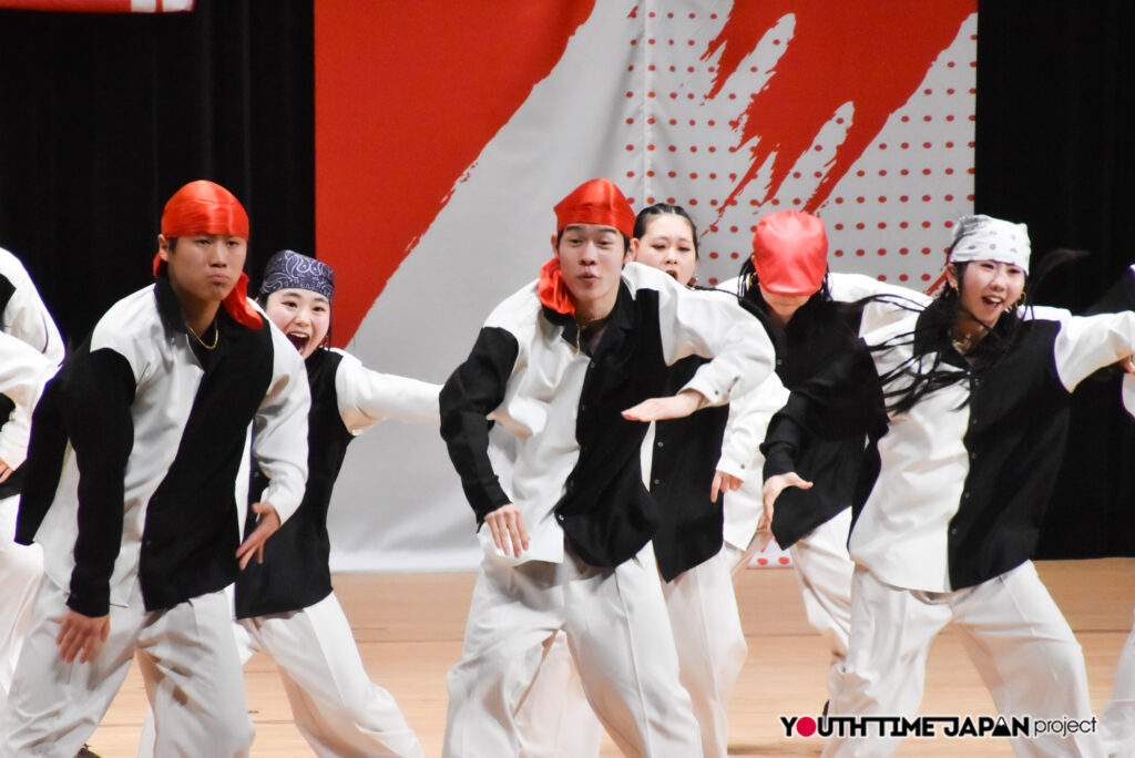 マイナビハイダン2026 EAST vol.3 LARGE部門で二松學舎大学附属高等学校「チーム二松」がパフォーマンスをしているところ