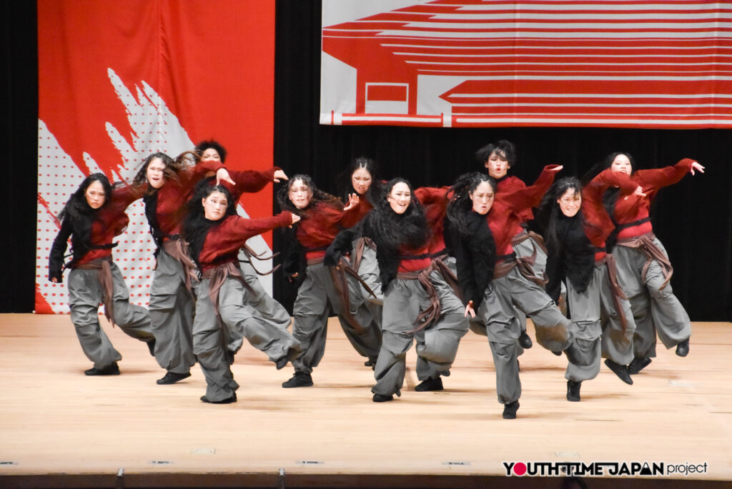 マイナビハイダン2026 EAST vol.3 LARGE部門で千葉県立幕張総合高等学校「DOHOPS」がパフォーマンスをしているところ