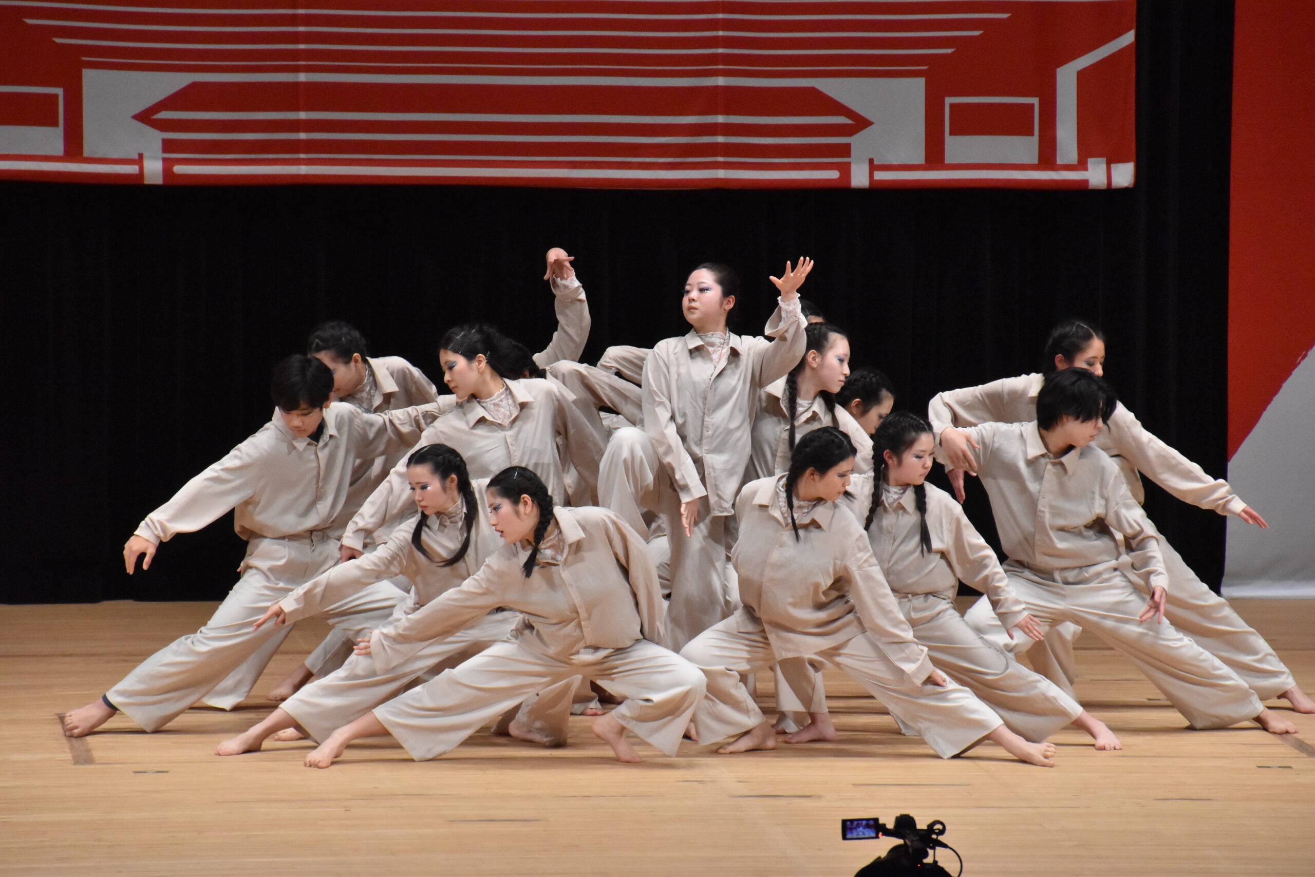 投稿についてもっと詳しく 東京都立松原高等学校「Éclosion」がLARGE部門で演技を披露！＜マイナビHIGH SCHOOL DANCE COMPETITION 2026 EAST vol.3 day1@市原市市民会館＞