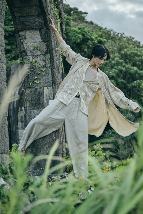 梶田拓希、1st写真集タイトルは「希耀（きよう）」に決定！爽やかさと強さが伝わる2種類の表紙カットも解禁