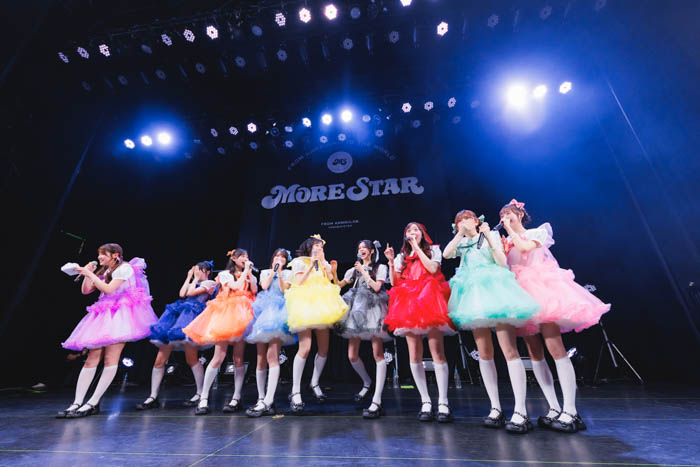 MORE STAR 初の単独ライブ『1st STAR』の様子
