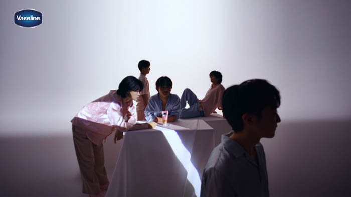 STARGLOW ヴァセリン『グルタヒア ボディローション』新CM 