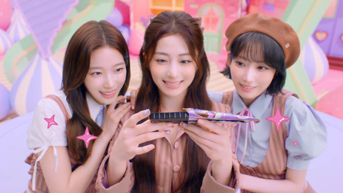 LE SSERAFIM サンリオキャラクターズ キャラパキ チョコレート 新CM