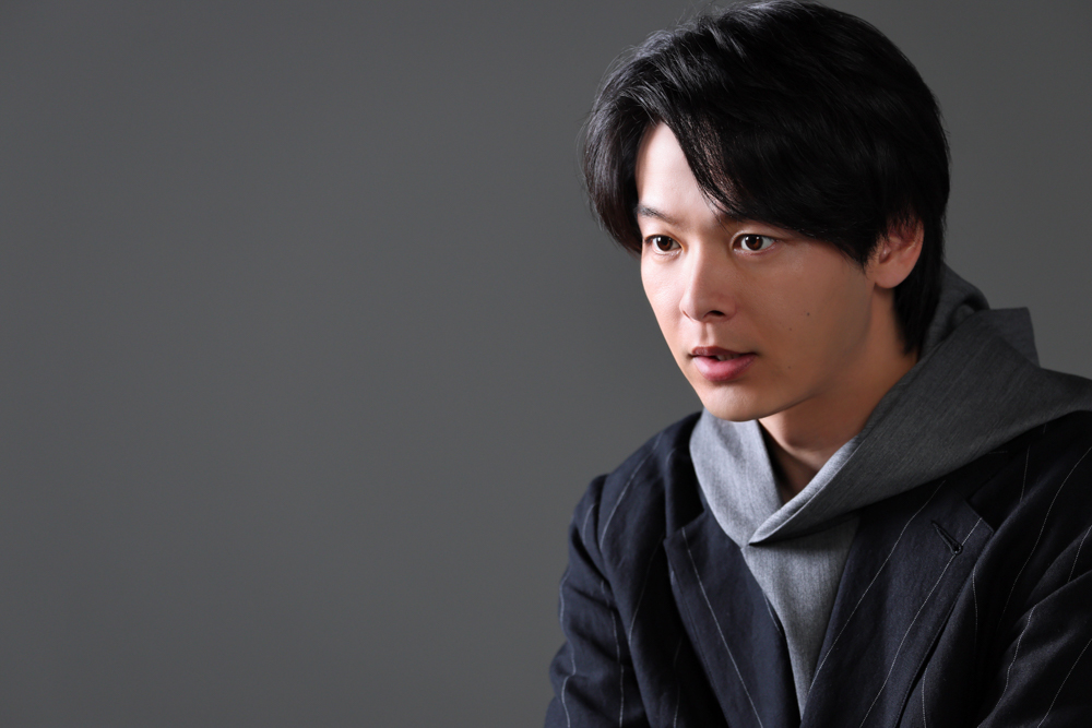 「君はクイズ」主演 中村倫也アザーカット