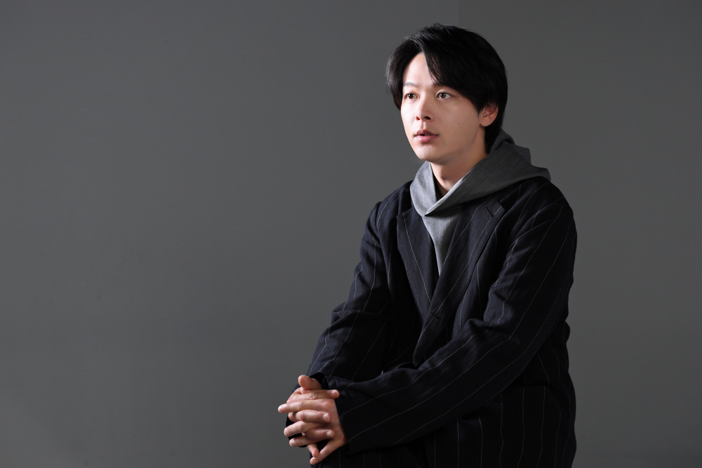 「君はクイズ」主演 中村倫也アザーカット