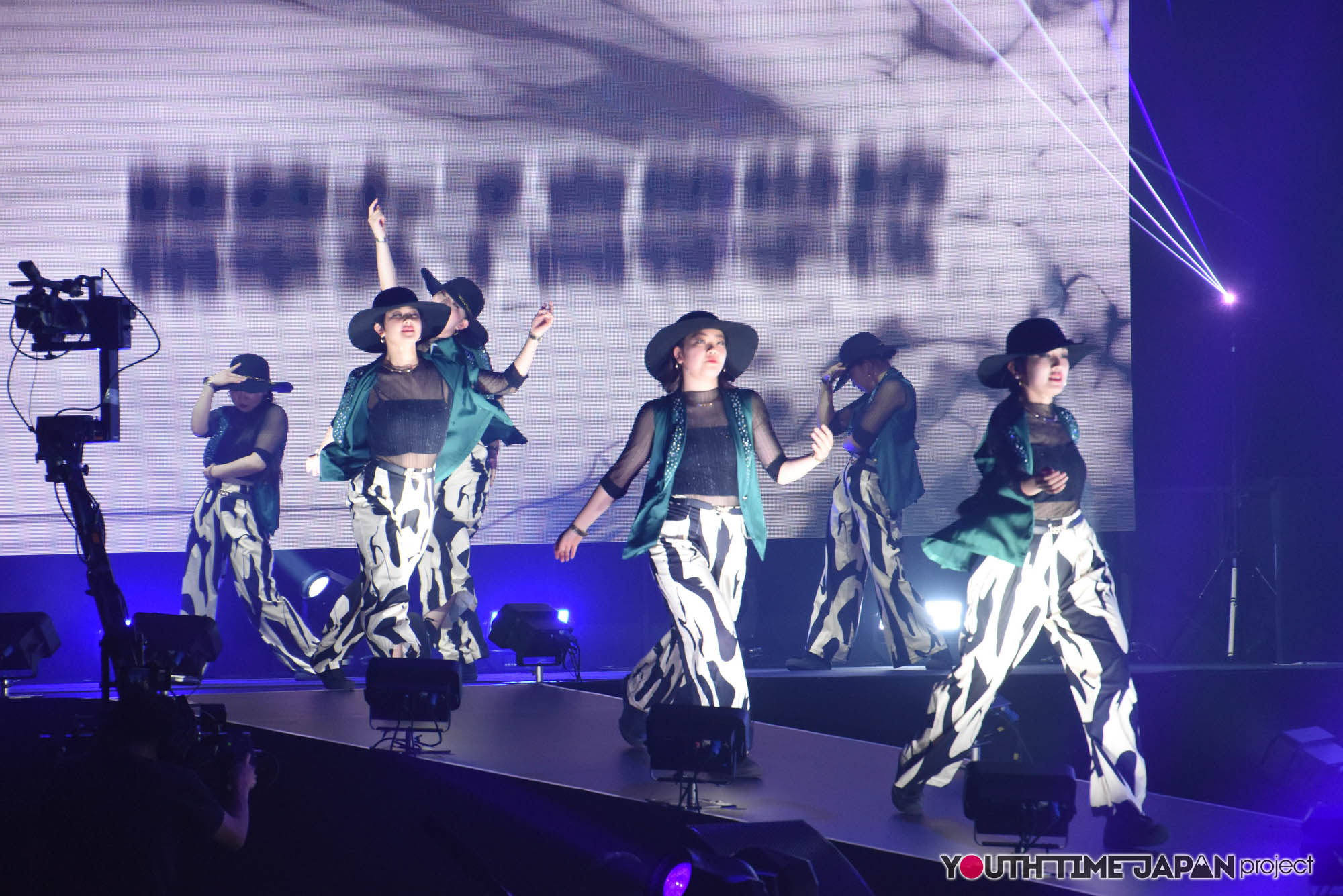 精華女子高等学校「Queen★Bee」のマイナビHIGH FONAL 2026でのパフォーマンス