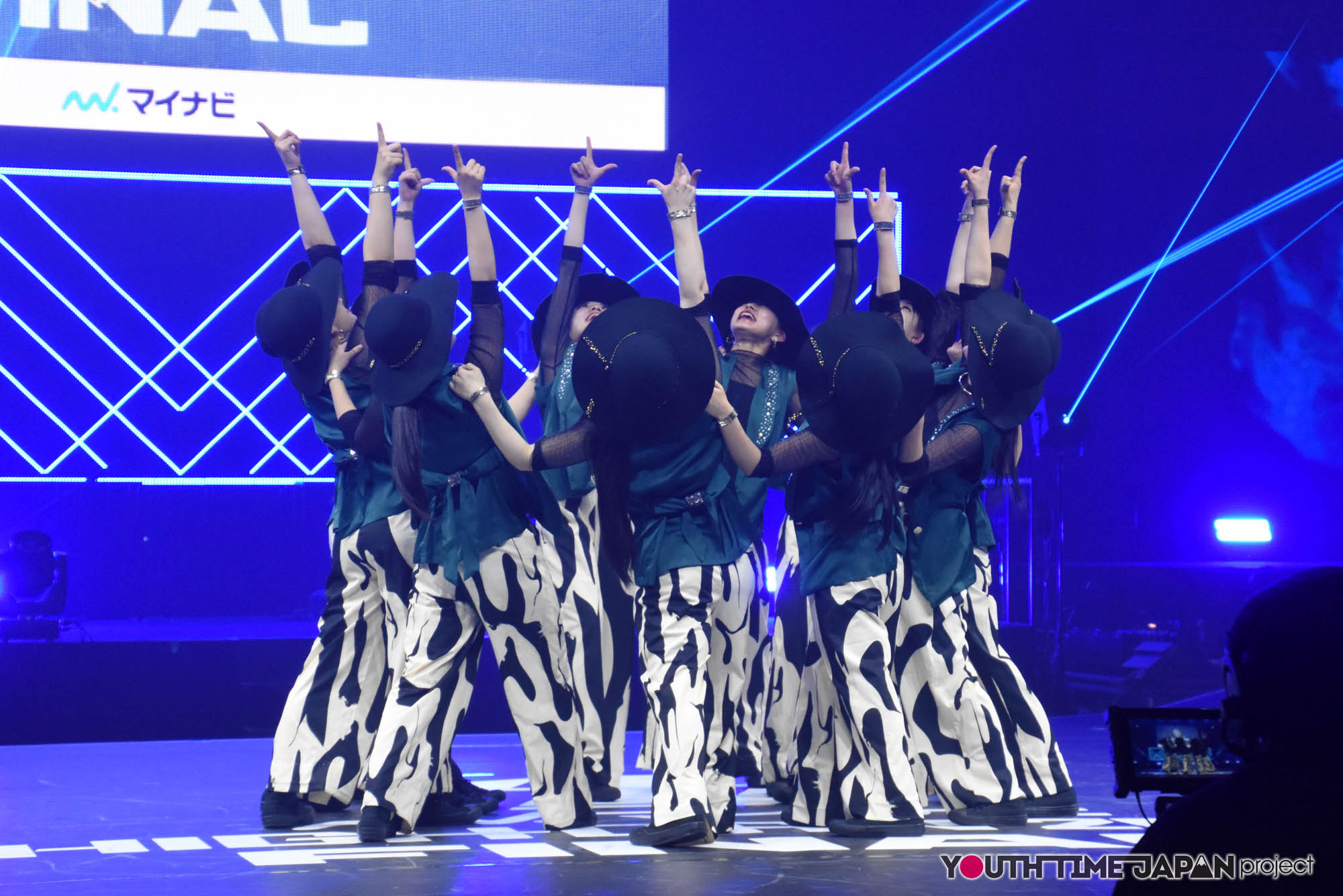 精華女子高等学校「Queen★Bee」のマイナビHIGH FONAL 2026でのパフォーマンス