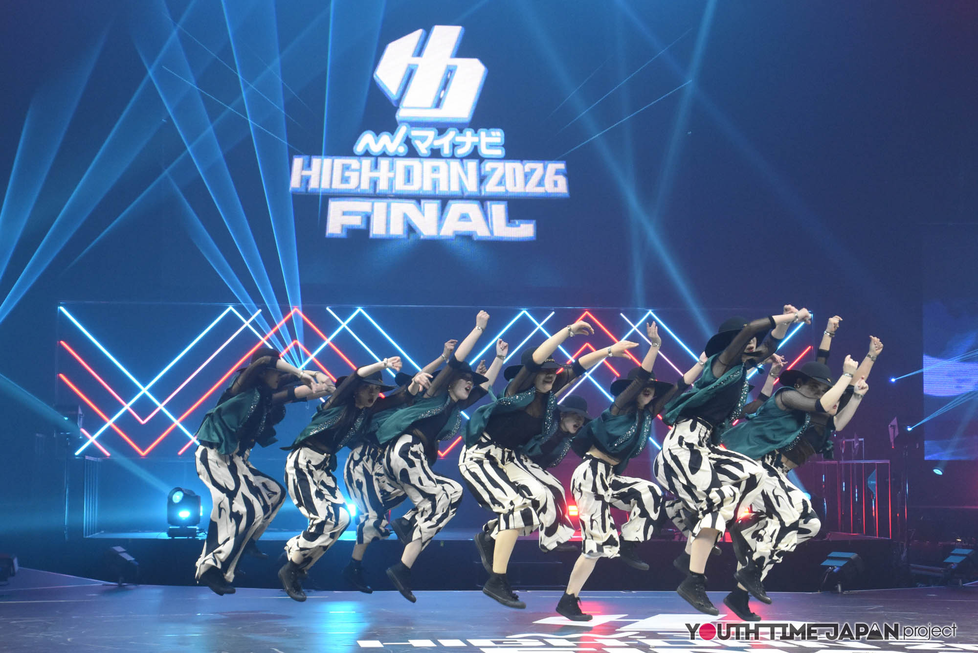 精華女子高等学校「Queen★Bee」のマイナビHIGH FONAL 2026でのパフォーマンス