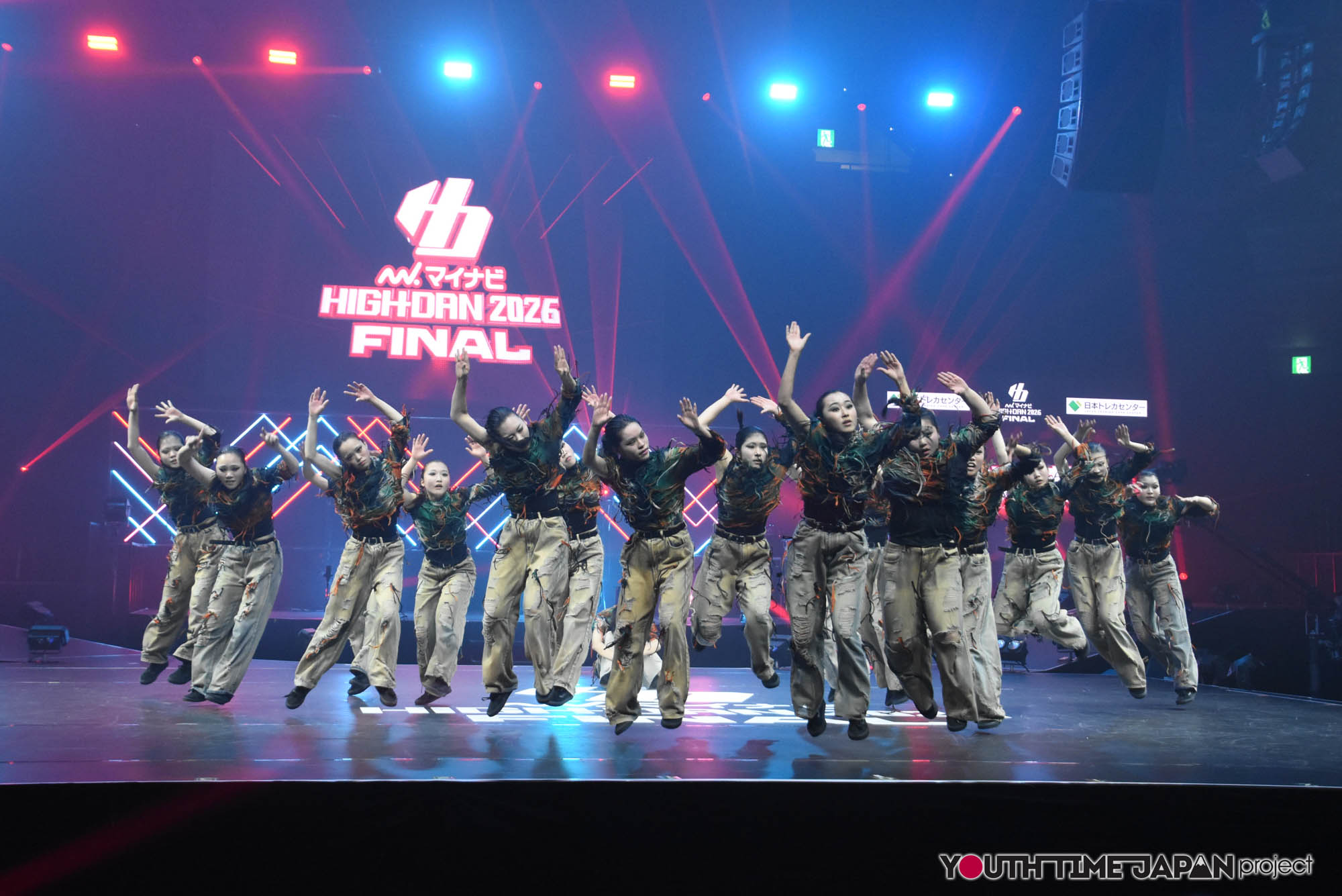 朋優学院高等学校「白ツメ草」のハイダンファイナル2026でのパフォーマンス中の写真