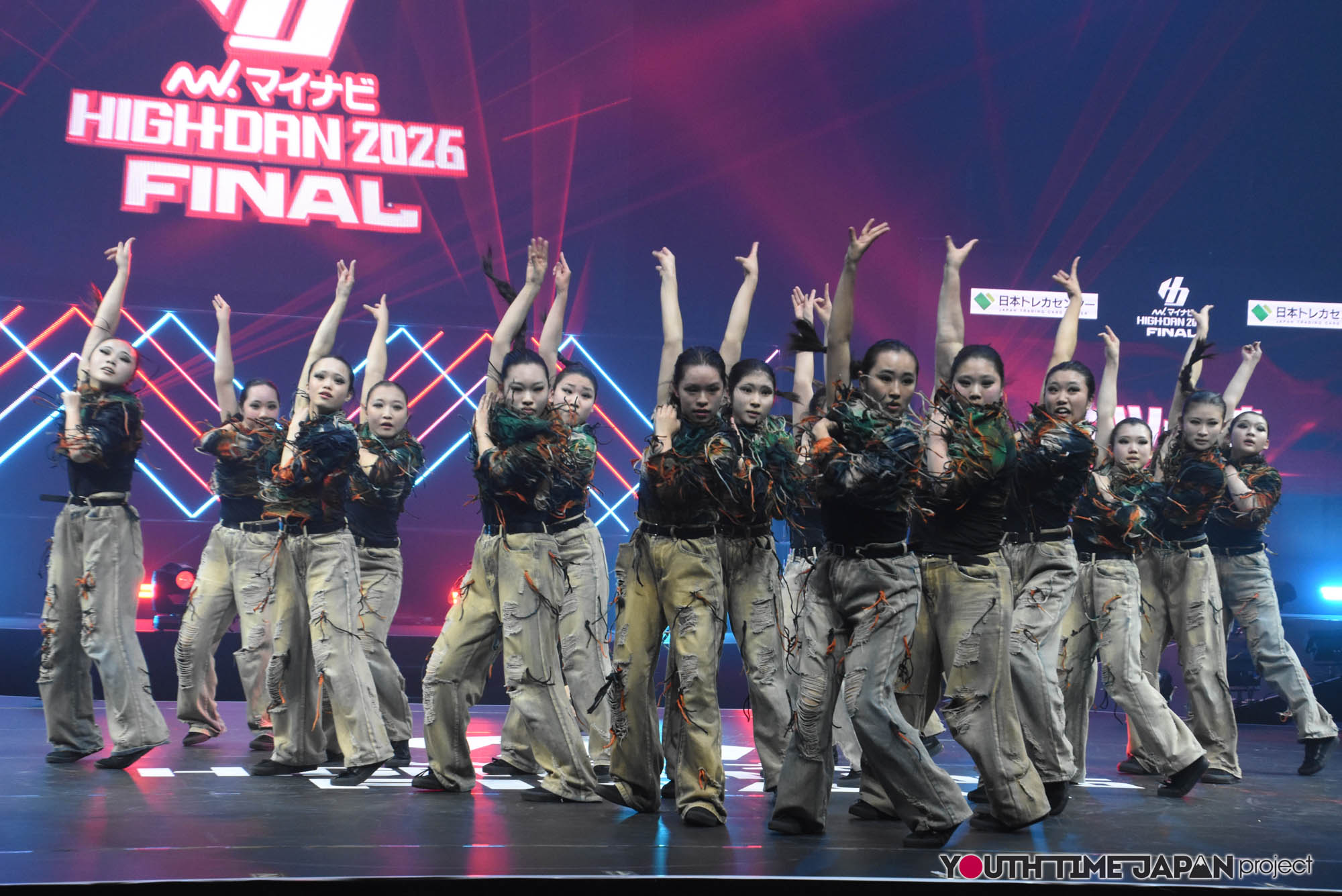 朋優学院高等学校「白ツメ草」のハイダンファイナル2026でのパフォーマンス中の写真