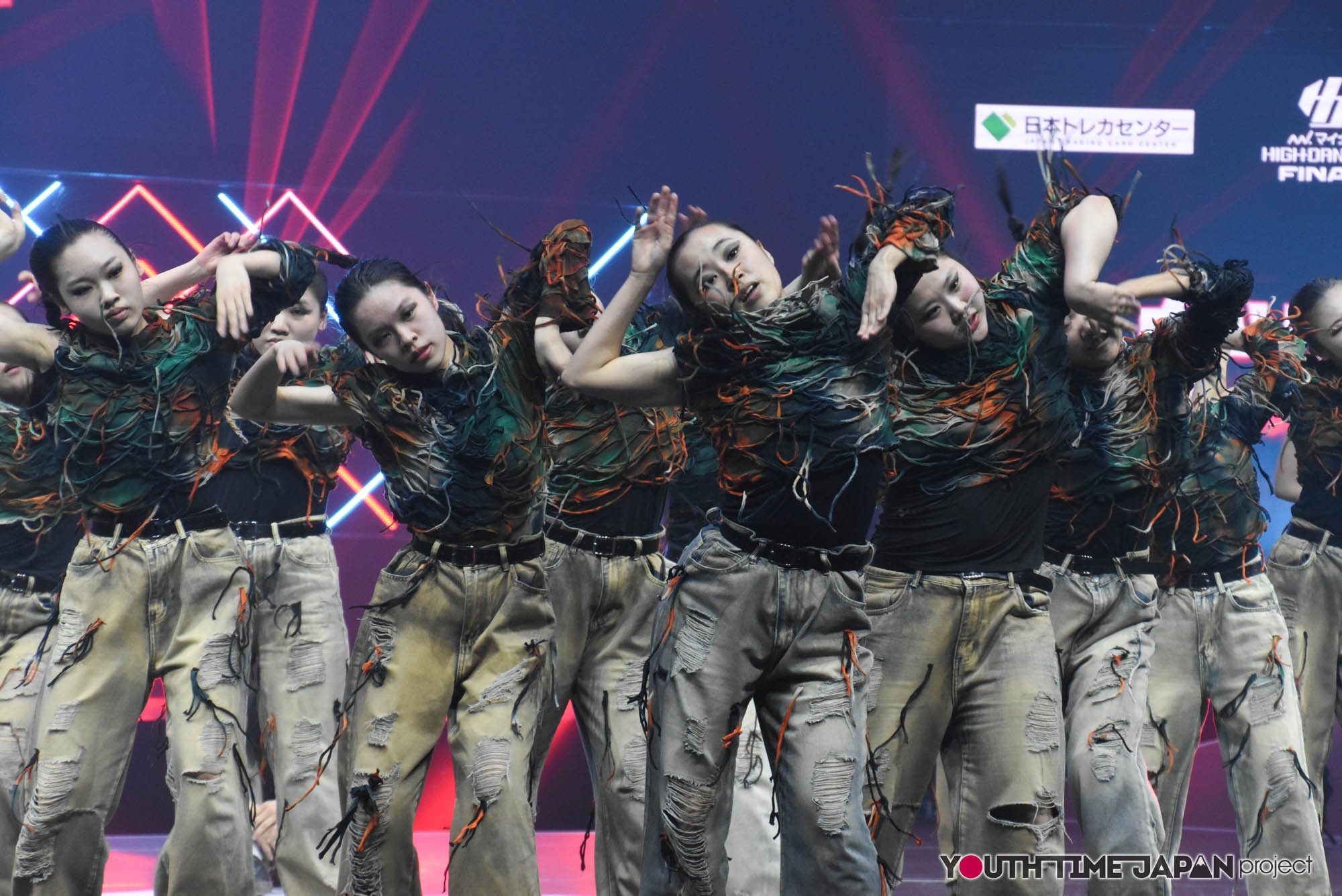 朋優学院高等学校「白ツメ草」のハイダンファイナル2026でのパフォーマンス中の写真