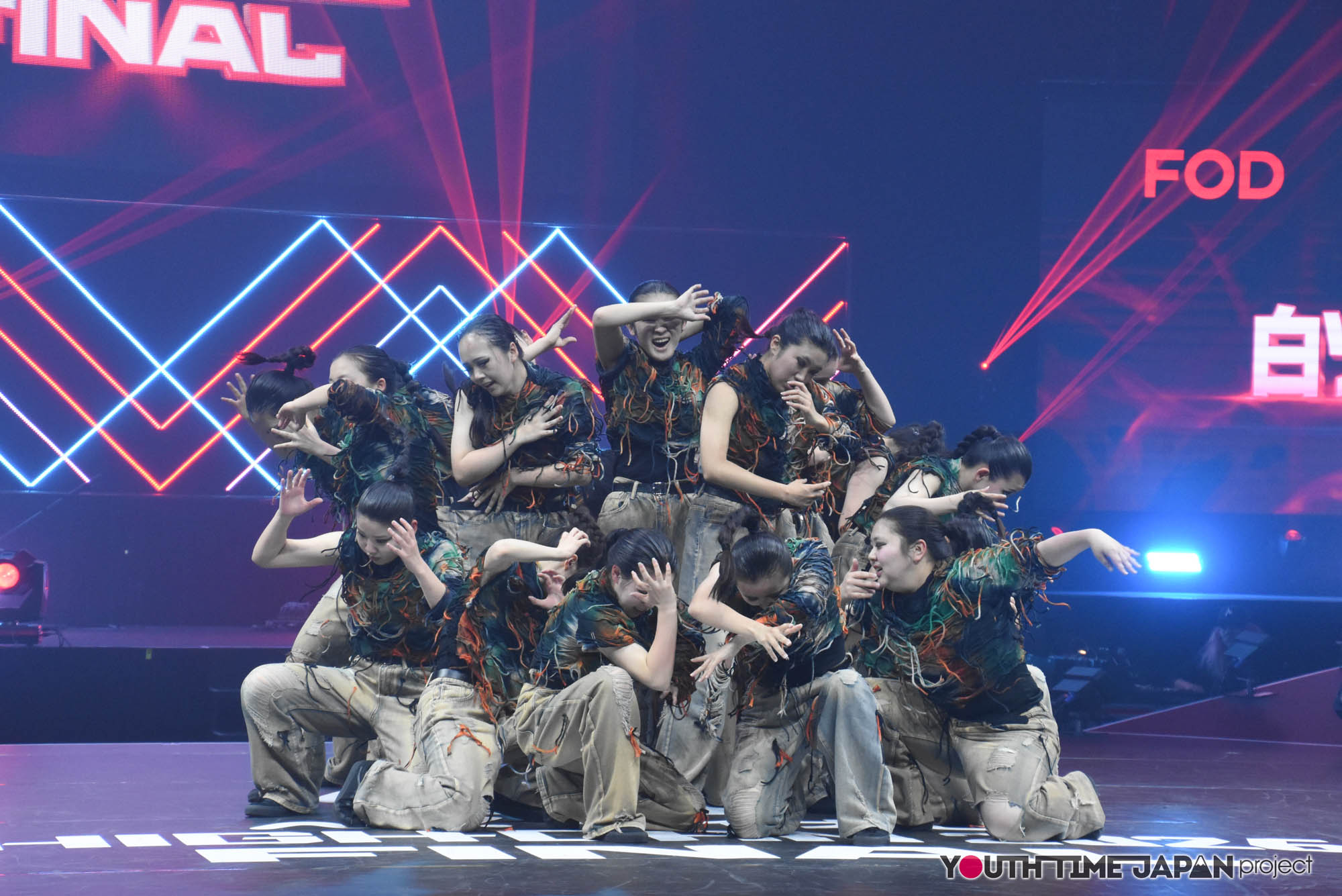 朋優学院高等学校「白ツメ草」のハイダンファイナル2026でのパフォーマンス中の写真