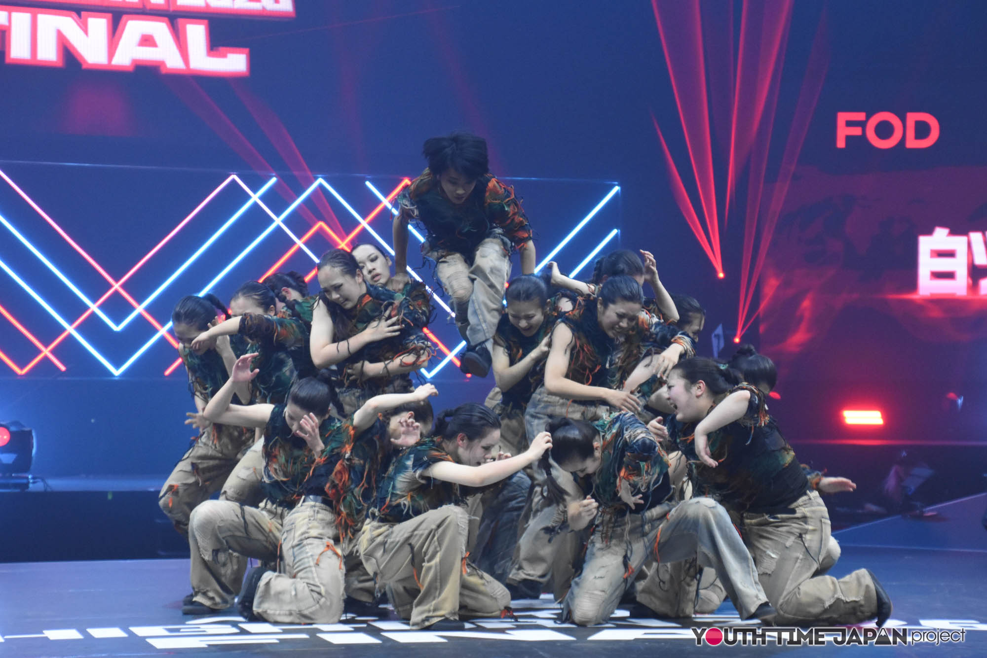 朋優学院高等学校「白ツメ草」のハイダンファイナル2026でのパフォーマンス中の写真