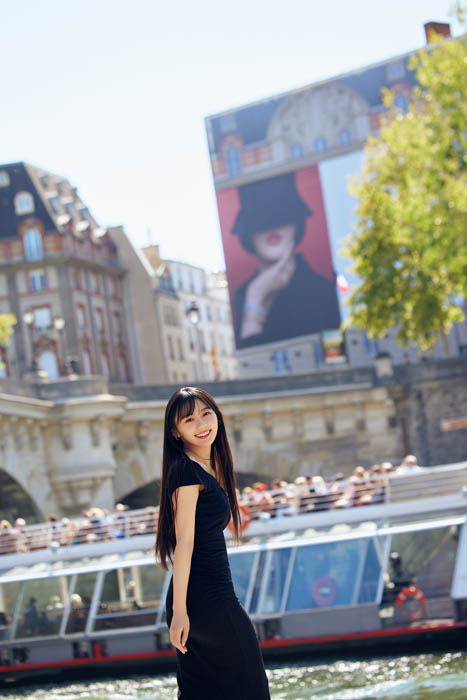 川﨑桜1st写真集『エチュード』