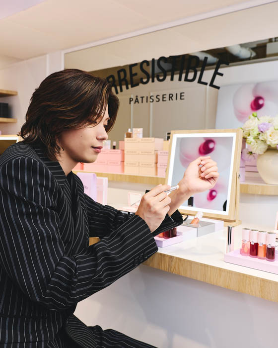 「ジバンシイ イレジスティブル パティスリー」神宮寺勇太