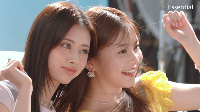 「Essential」新CM「さらツヤすぎる！Essential！（LOVEマシーン）」篇 撮影風景