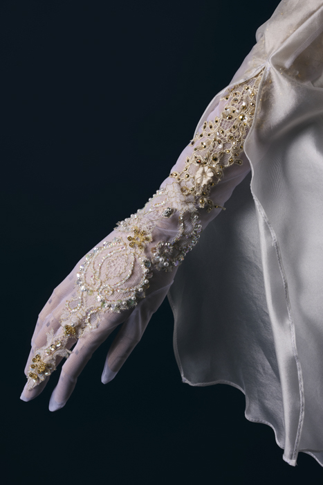 Couture on Ice 羽生結弦×伊藤聡美 写真集 衣装&写真展 Knight of the White Peacock